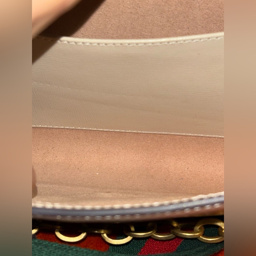 Gucci White Leather Crossbody with Green & Red Web Strap - Picture 5 of 12